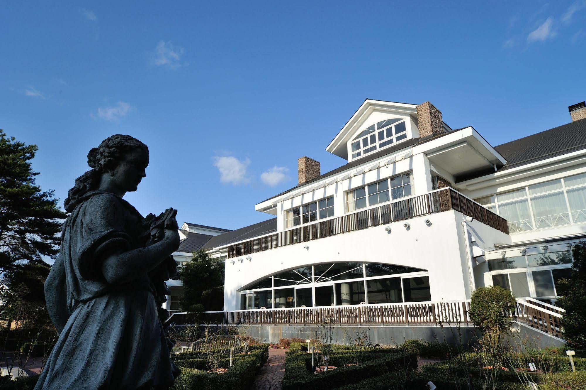 Forest Hills Garden Hotel Mihara  Exterior photo